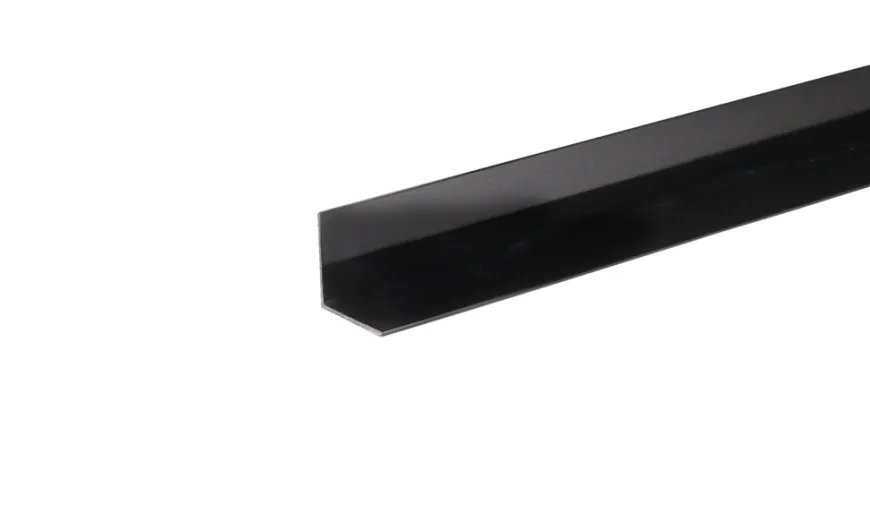 Vinkellist svart pvc - 25 x 25 mm x 2 m